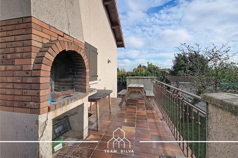 Pavillon - 220 m² - 7 pièces