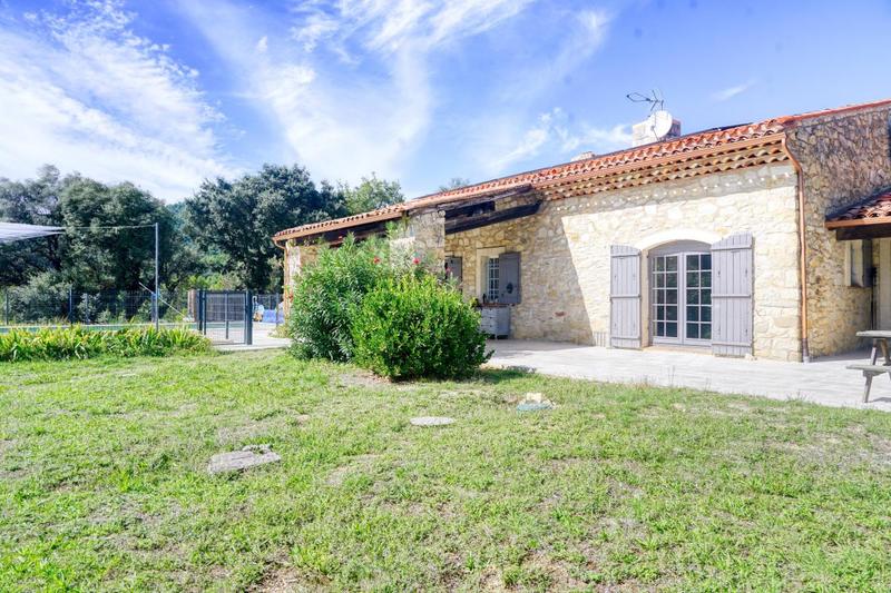 Mas - 220 m² - 5 pièces