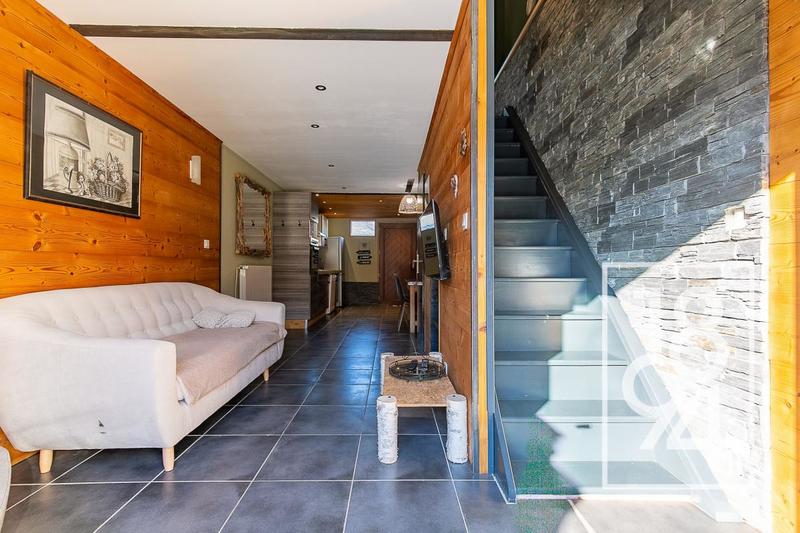 Maison - 328 m² - 11 pièces