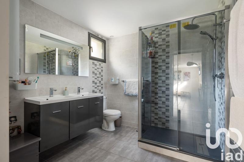 Maison - 220 m² - 7 pièces