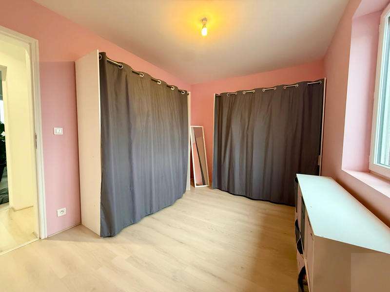 Maison - 277 m² - 8 pièces