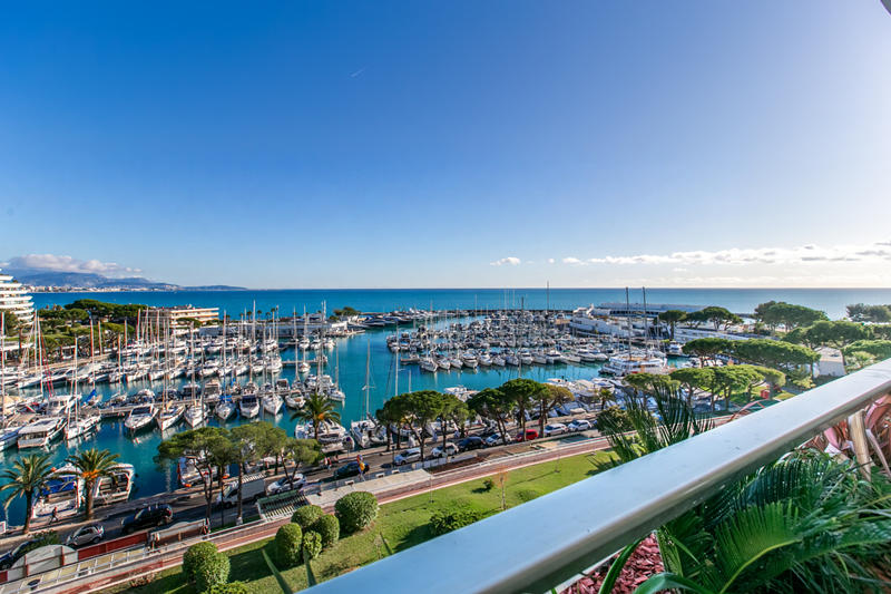 Appartement - 90 m² - 3 pièces