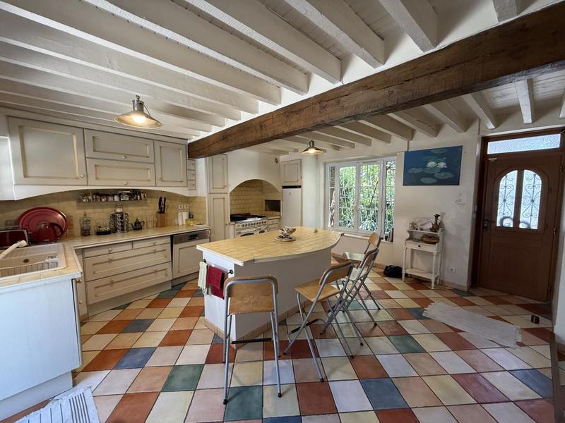 Maison - 250 m² - 10 pièces