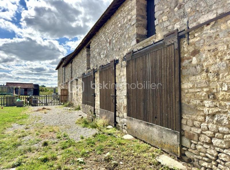 Corps de ferme - 200 m² - 8 pièces