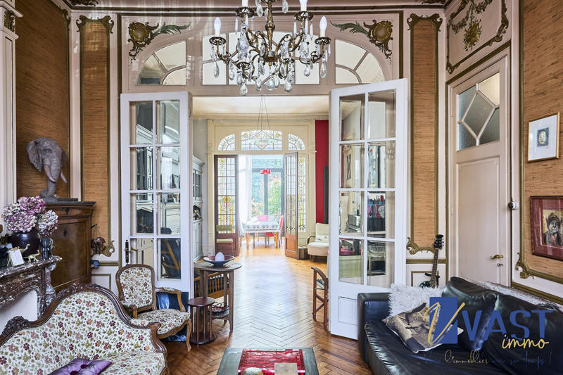 Maison ancienne - 250 m² - 8 pièces