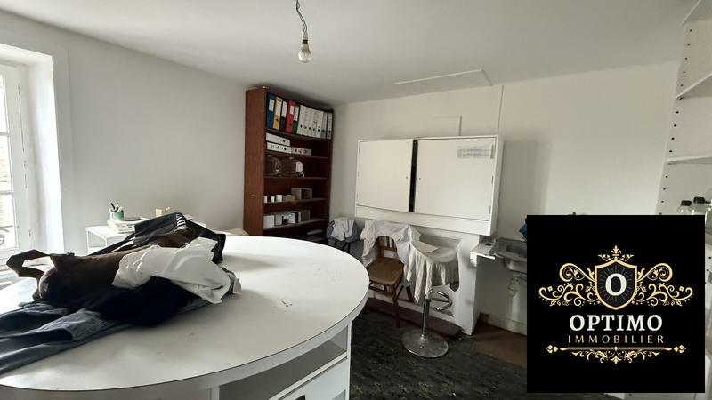 Magasins - 180 m² - 3 pièces