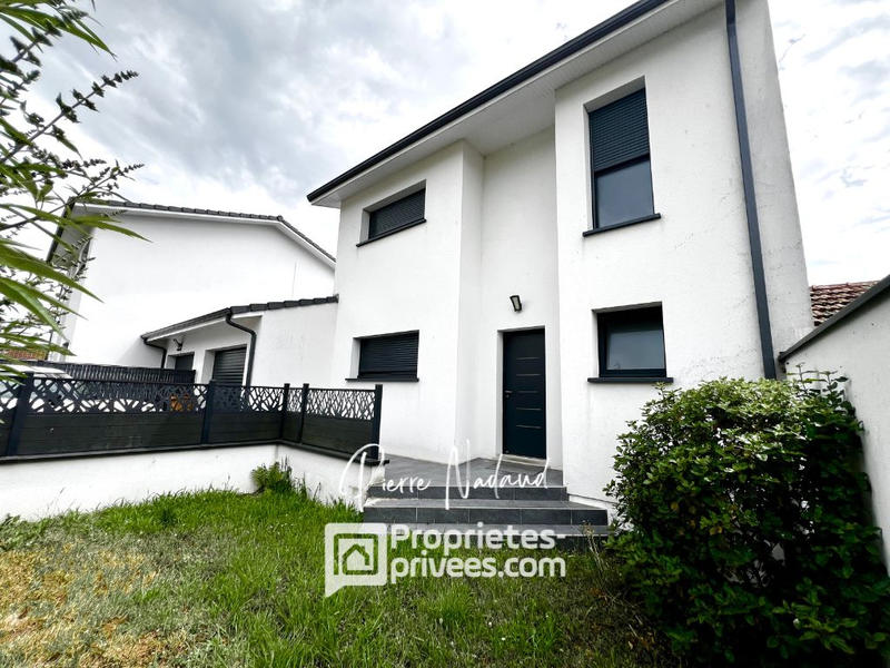 Maison - 95 m² - 4 pièces