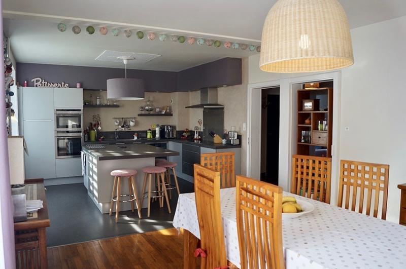 Maison - 260 m² - 9 pièces