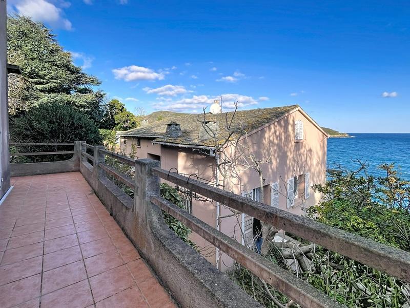 Propriété - 235 m² - 12 pièces