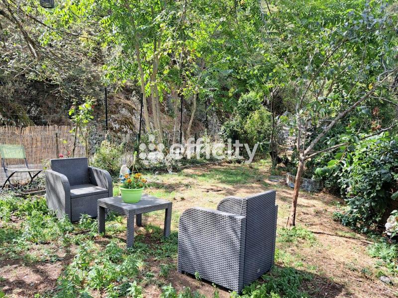 Maison - 250 m² - 4 pièces