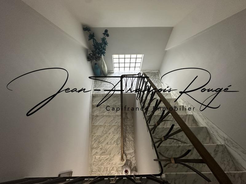 Maison - 210 m² - 9 pièces