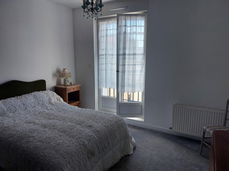 Maison - 238 m² - 8 pièces