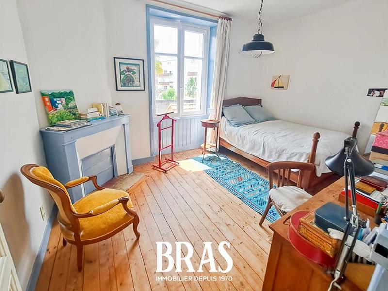 Maison - 200 m² - 6 pièces