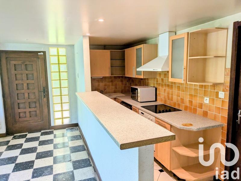 Maison - 203 m² - 5 pièces