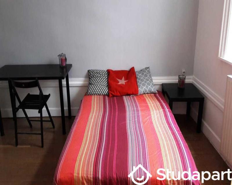 Chambre - 120 m² - 1 pièce