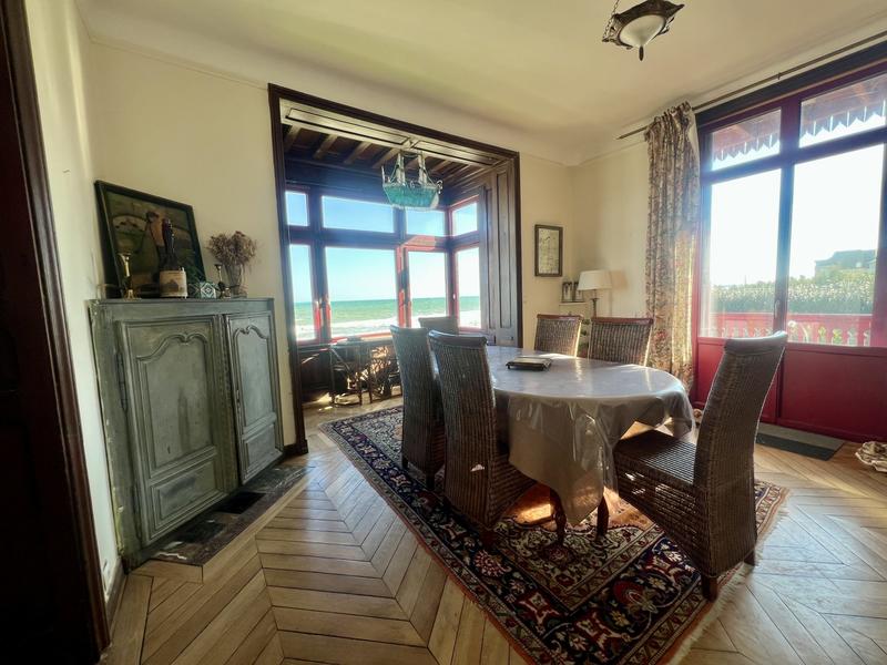 Appartement - 135 m² - 6 pièces