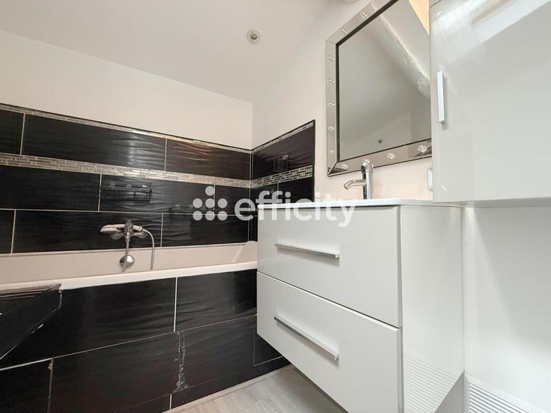 Appartement - 85 m² - 3 pièces