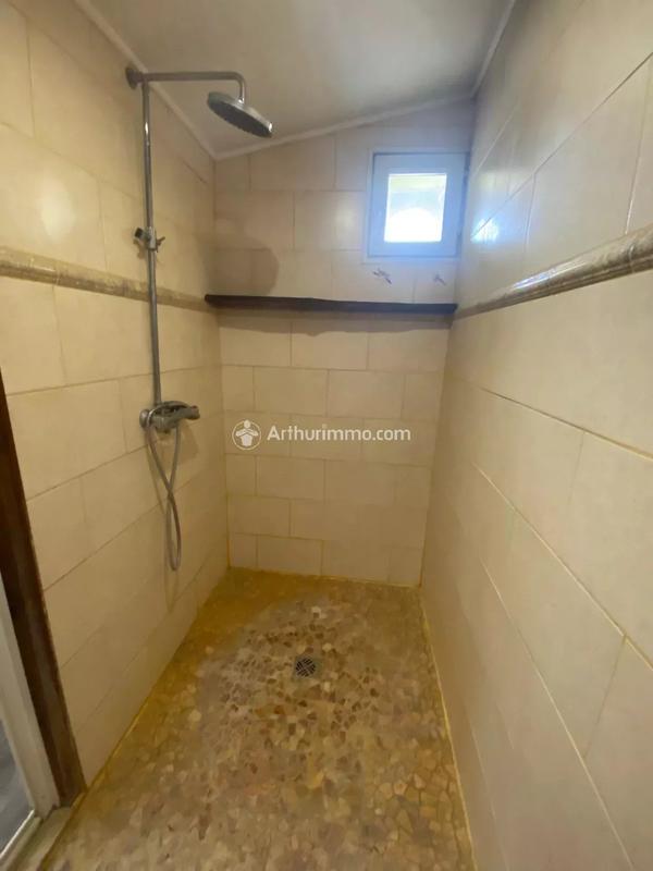 Maison - 217 m² - 7 pièces