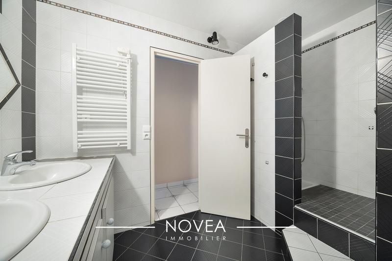 Appartement - 92 m² - 4 pièces