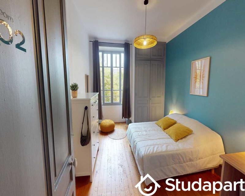 Chambre - 120 m² - 1 pièce