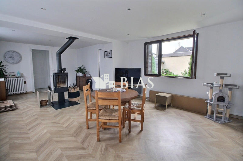 Maison - 150 m² - 7 pièces