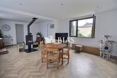 Maison - 150 m² - 7 pièces