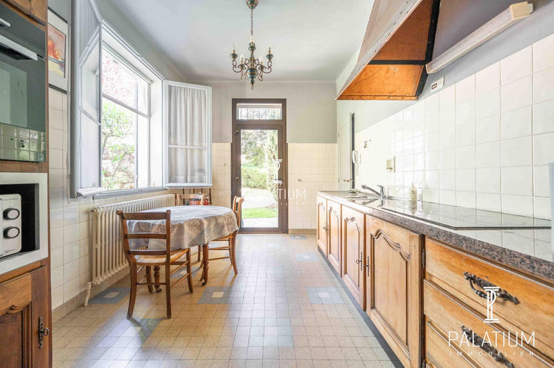 Maison - 255 m² - 7 pièces