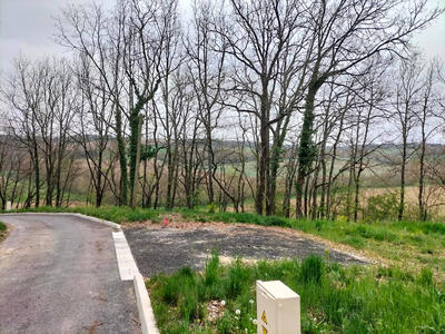 Terrain constructible - 2 213 m²
