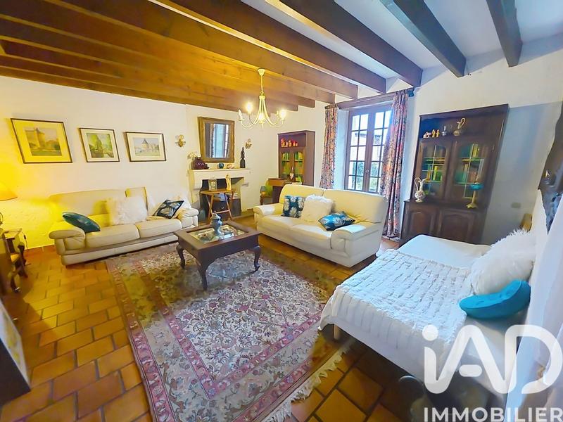 Maison - 200 m² - 7 pièces