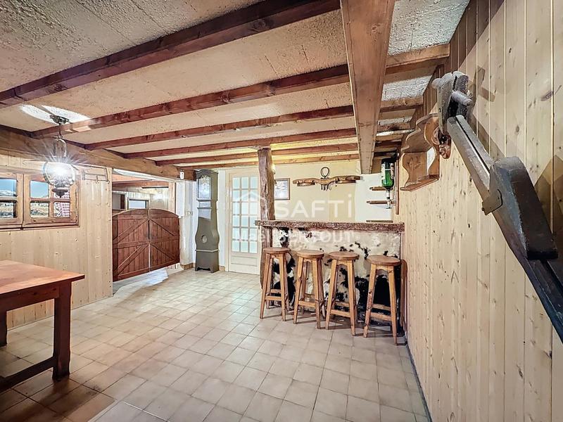 Maison - 210 m² - 8 pièces