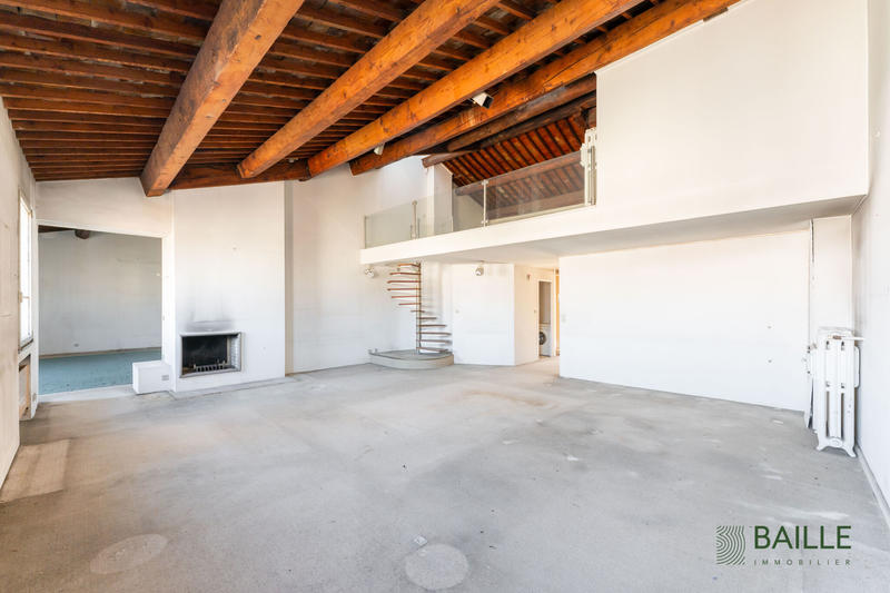 Appartement - 228 m² - 5 pièces