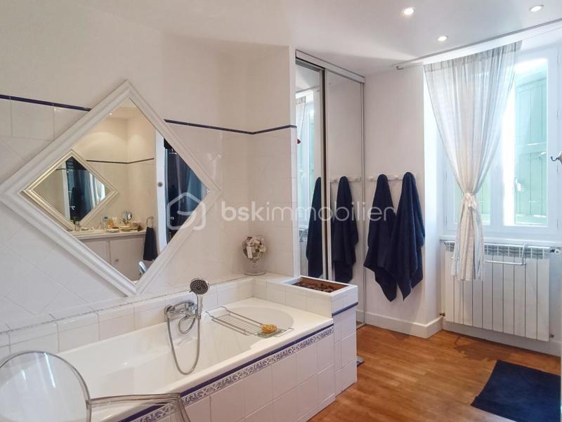 Maison de village - 278 m² - 12 pièces