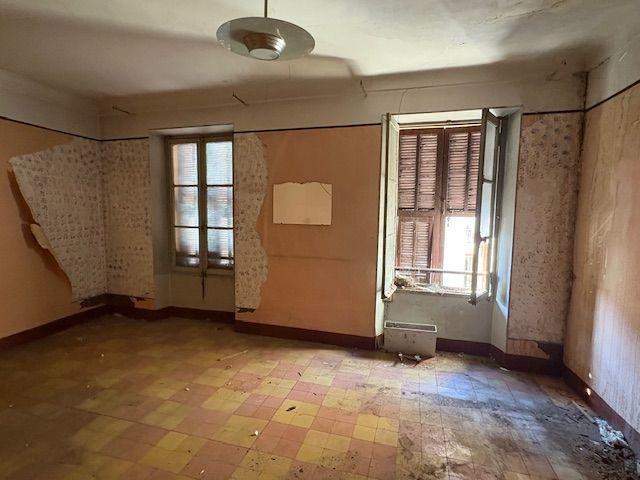 Immeuble - 99 m² - 5 pièces