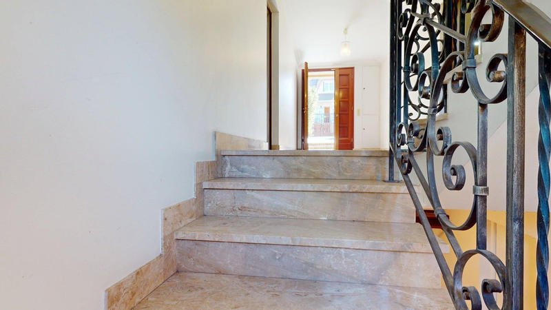 Maison - 250 m² - 11 pièces