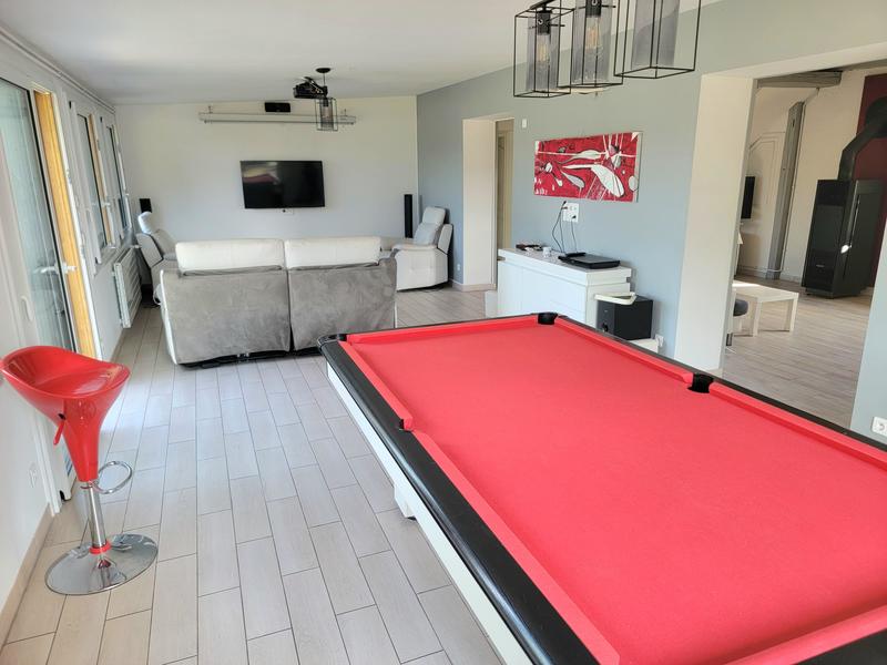 Demeure - 196 m² - 8 pièces