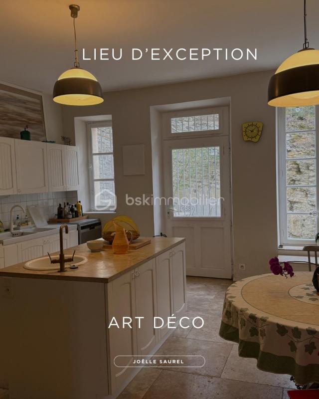 Propriété - 415 m² - 7 pièces