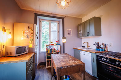 Propriété - 245 m² - 8 pièces