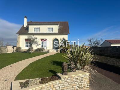 Maison - 226 m² - 11 pièces