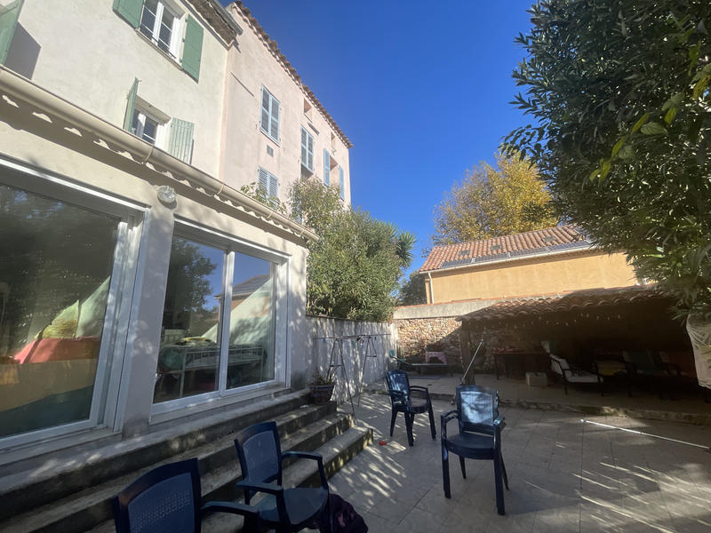 Immeuble - 198 m² - 6 pièces