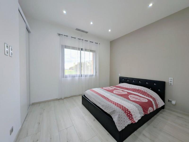 Maison - 332 m² - 6 pièces