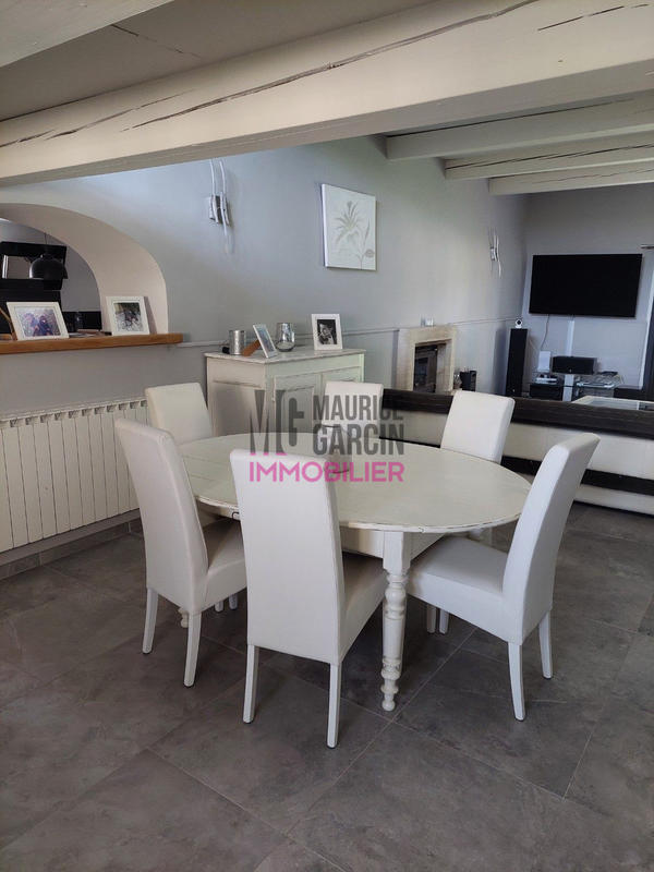 Maison - 280 m² - 10 pièces