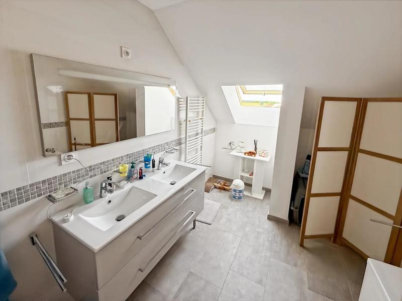 Maison traditionnelle - 178 m² - 6 pièces