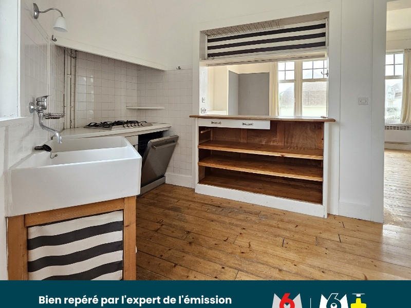 Maison - 296 m² - 16 pièces