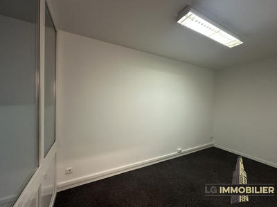 Bureau - 77 m² - 3 pièces