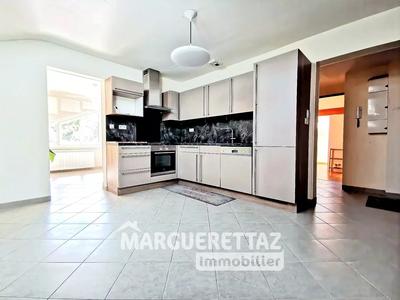 Appartement - 80 m² - 4 pièces