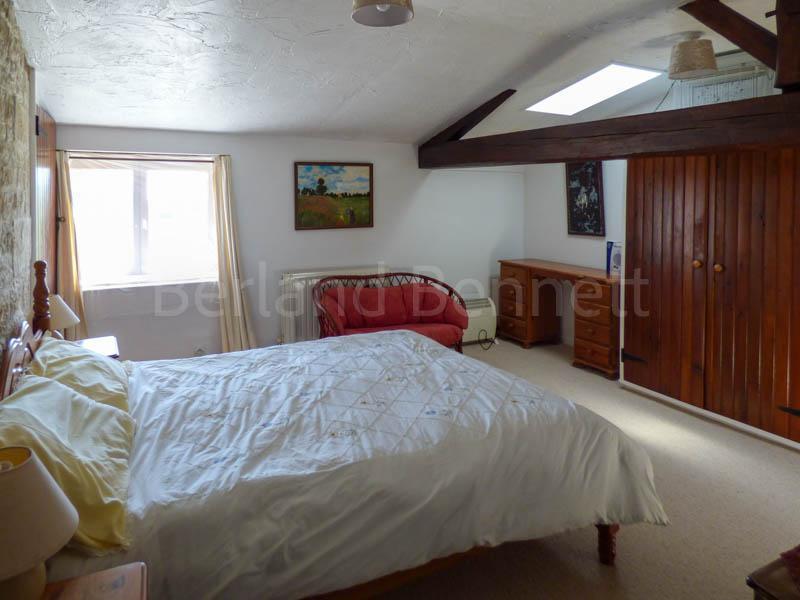 Maison en pierre - 224 m² - 9 pièces