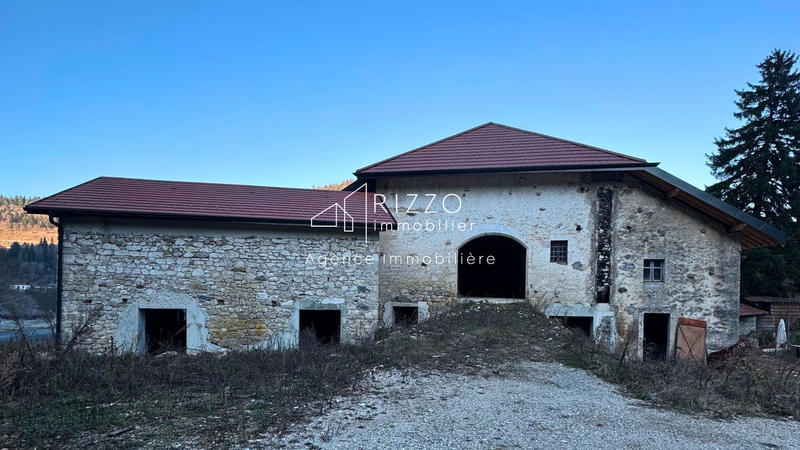 Maison - 804 m² - 3 pièces