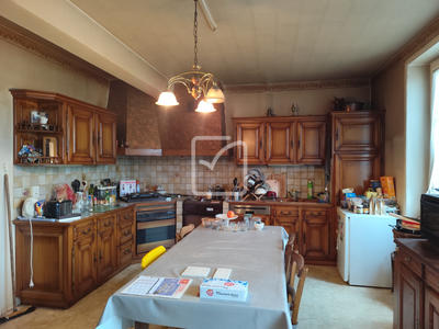 Maison - 150 m² - 9 pièces