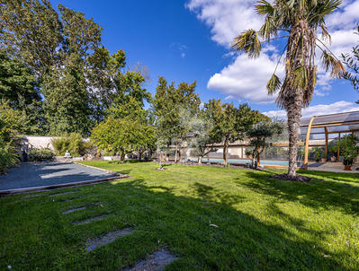 Maison - 328 m² - 9 pièces