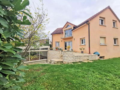 Maison - 156 m² - 7 pièces